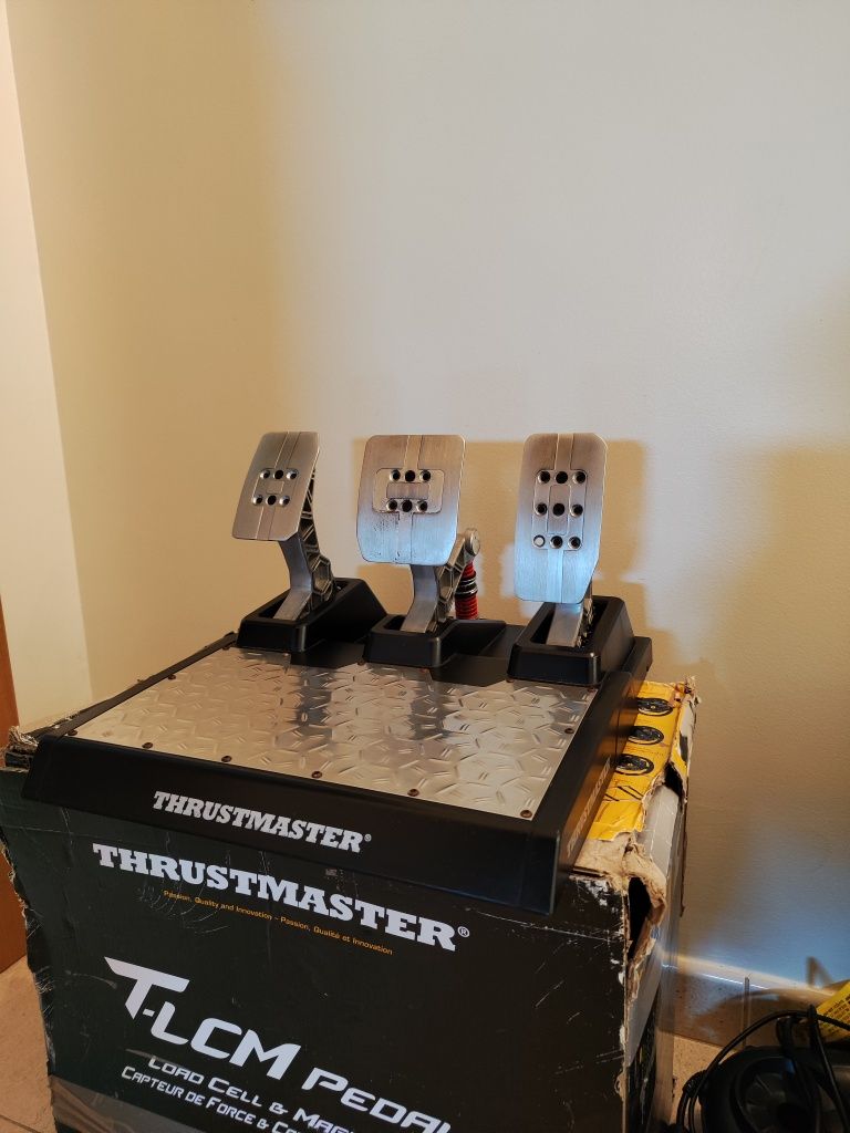 Setup Sim Racing - Thrustmaster TS-PC Racer Ferrari 488 + Pedais T-CLM