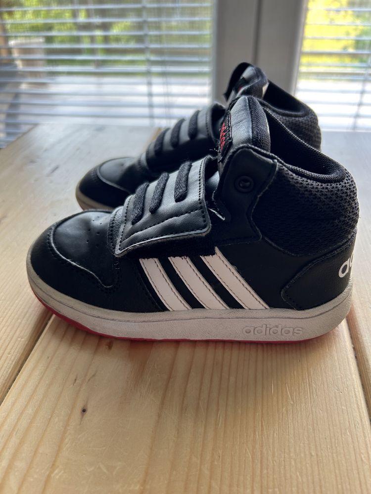 Buty adidas chłopięce r. 27