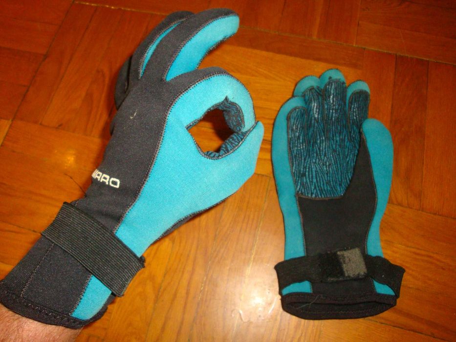 Перчатки неопреновые  , размер L-XL ( 18-21 см) , толщина 3 мм