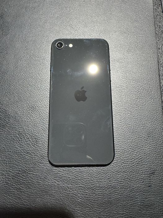 IPhone 8 128GB та iphone SE2020 64Gb Neverlock Space Gray