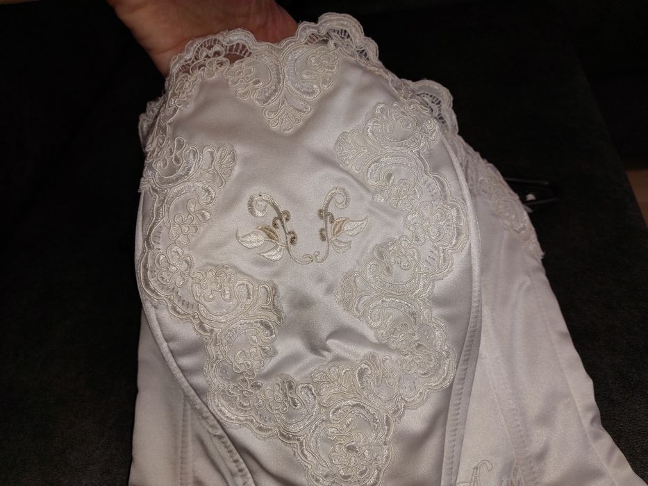 Sukienka ślubna biała