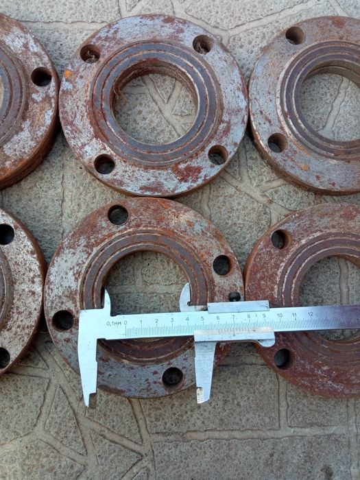 Продам металеві фланці для з'єднання труб