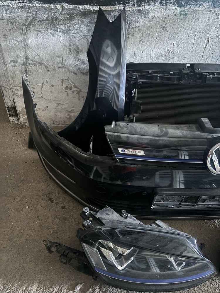 Телевізор фара крило бампер решітка радіатор VW E-Golf цвет LC9X
