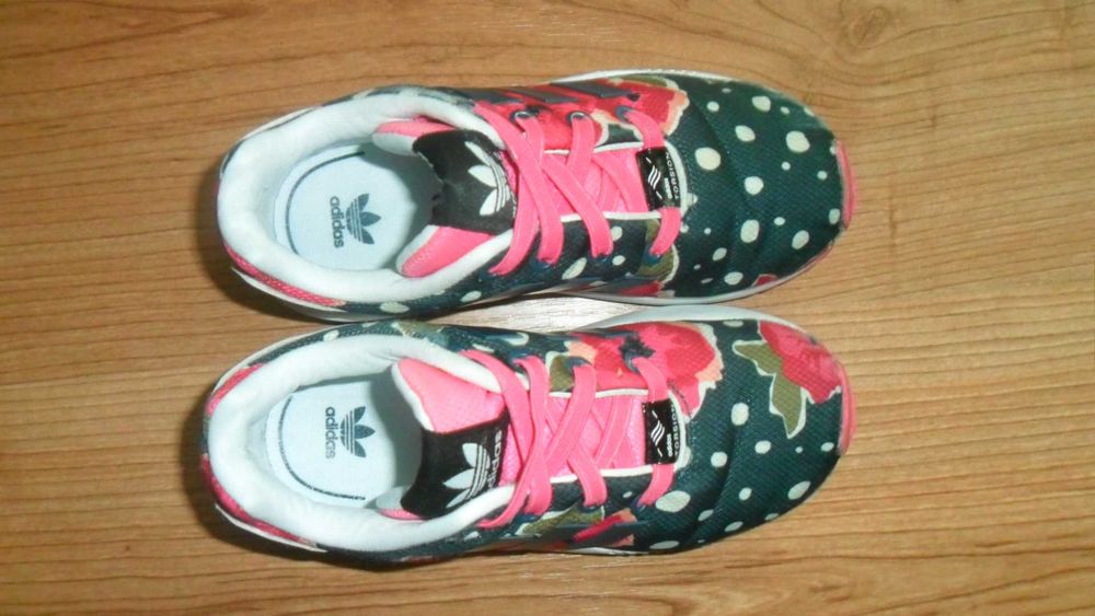 Ténis Adidas Criança menina usados nº27