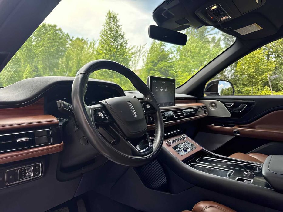 Lincoln Aviator      2020