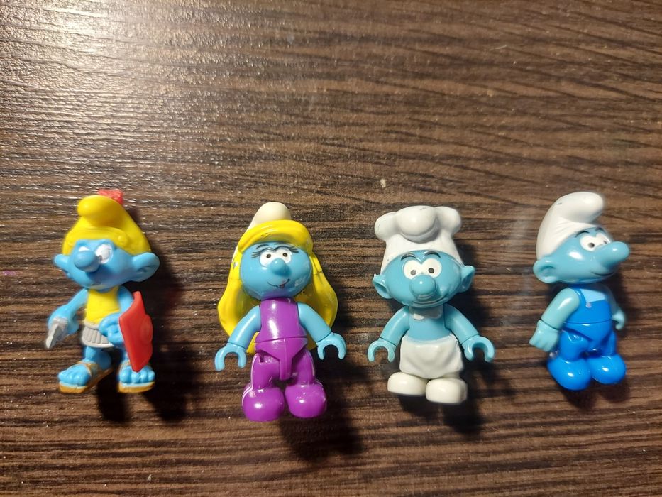 Продам фигурки супер Марио,смурфов и гномов