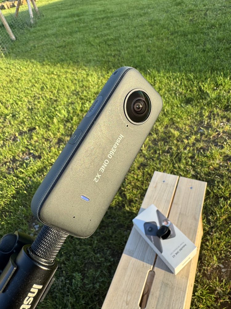 Kamera Insta 360 X2 + remote + selfie stick