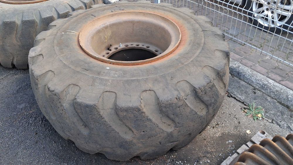 Koło do ładowarki Hanomag 23,5-25