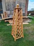 Obelisk do ogrodu