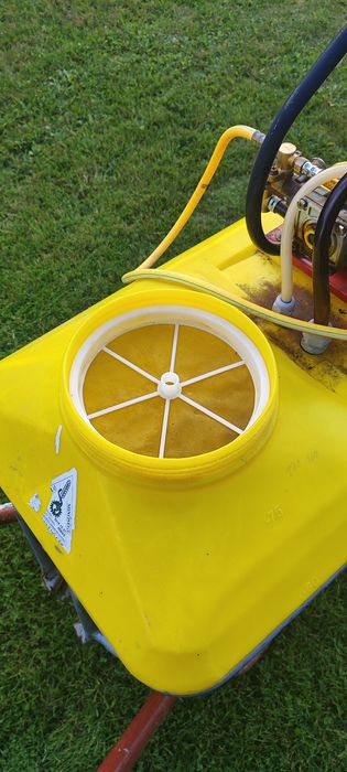 Opryskiwacz spalinowy