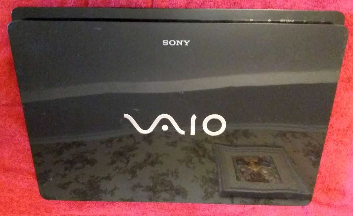Ноутбук Sony Vaio PCG-81314V под ремонт экран 16.4 Sony VPCF13Z1R/BI