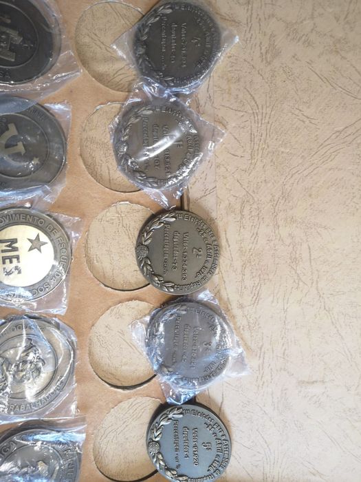 Coleção de medalhas das primeiras eleições livres: 25 Abril 1976