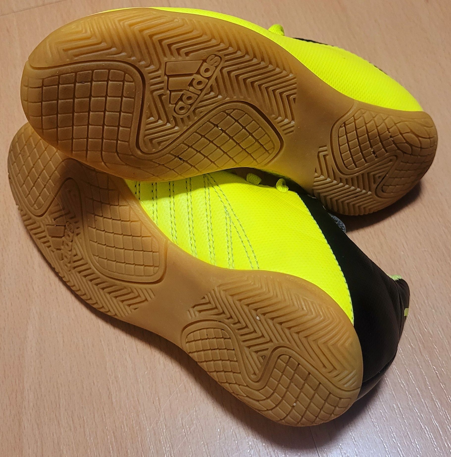Buty piłkarskie, halówki Adidas X r. 28