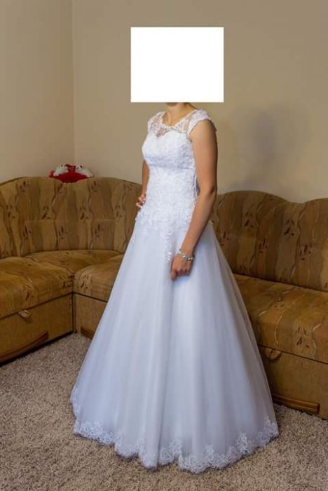 Biała suknia ślubna