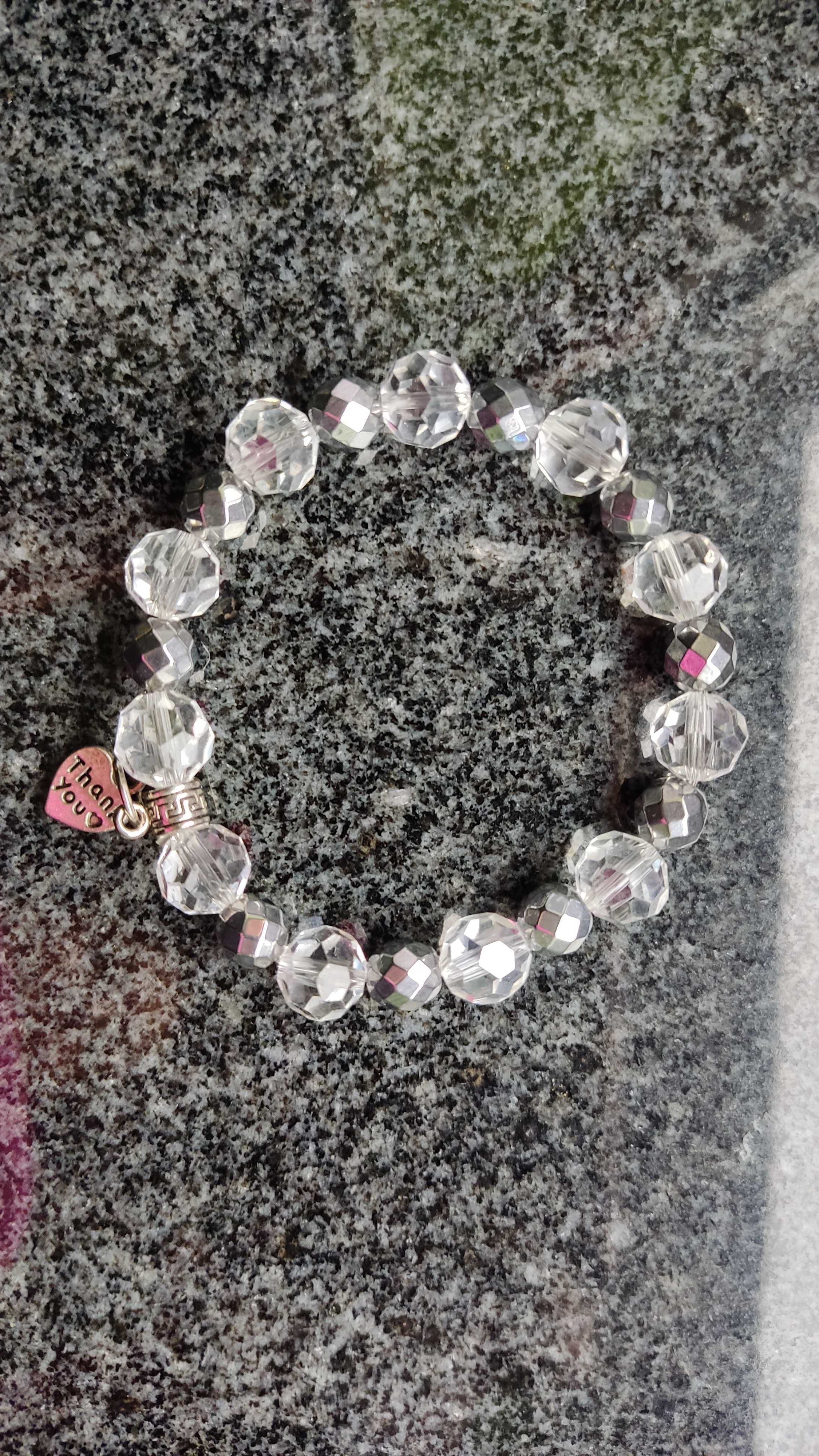 Handmade błyszcząca bransoletka odbijająca światło