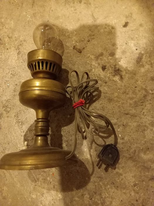 Lampa stojąca z mosiądzu