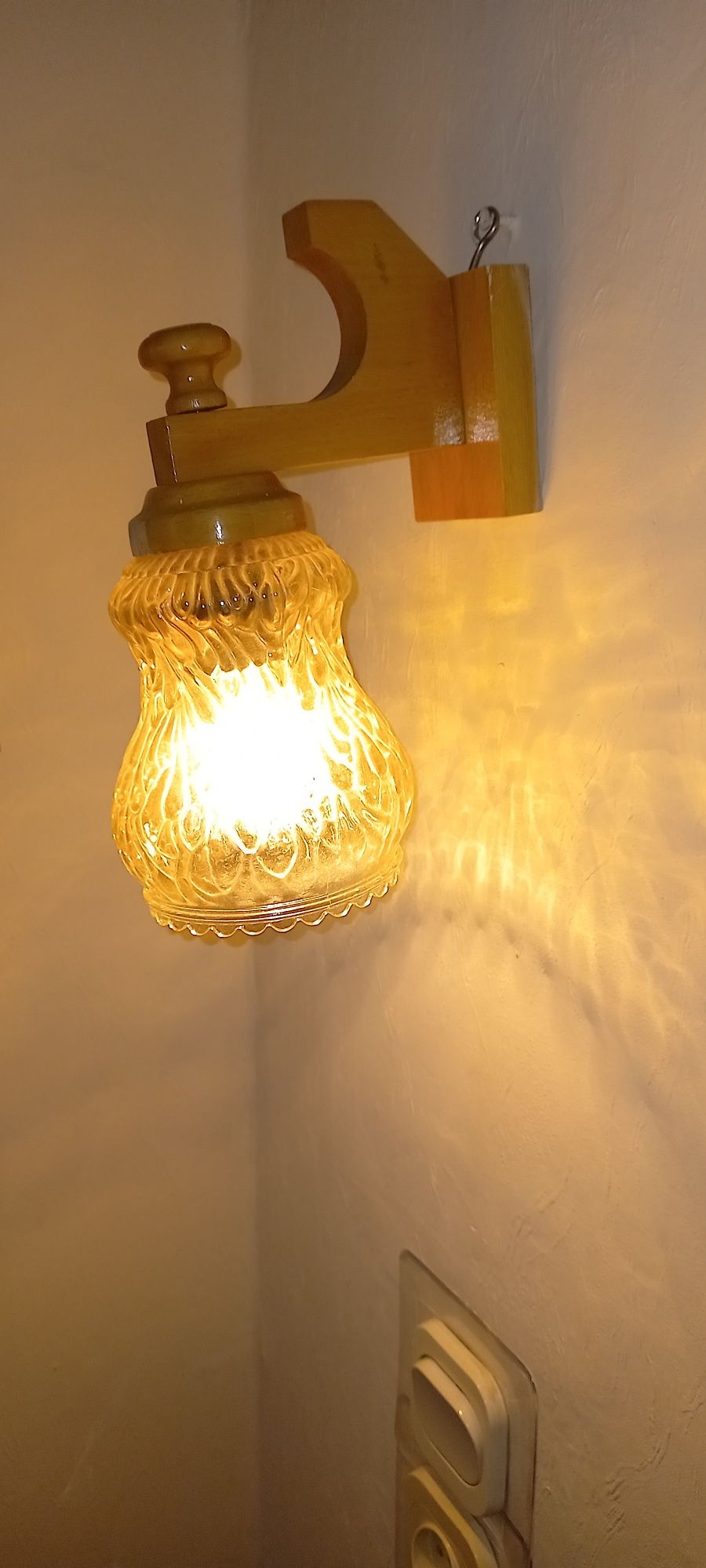 Lampa ścienna okrez PRL, jak nowa