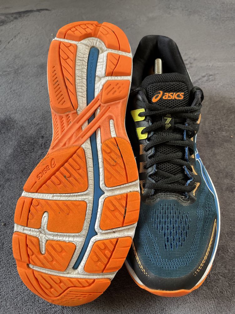 Чоловічі кросівки Asics GT-2000 7. P. 44,5.