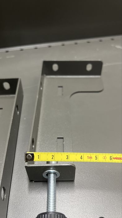 Металеві ножки з регулюванням висоти