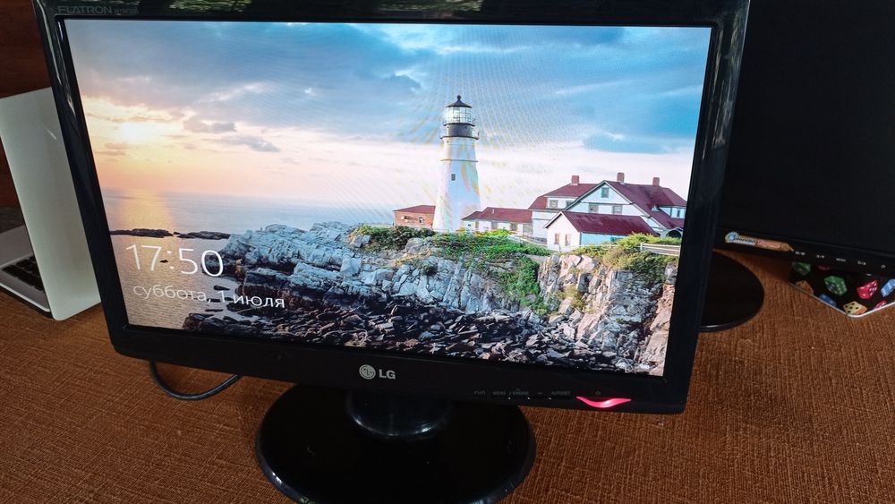 Монітор   LG 19"