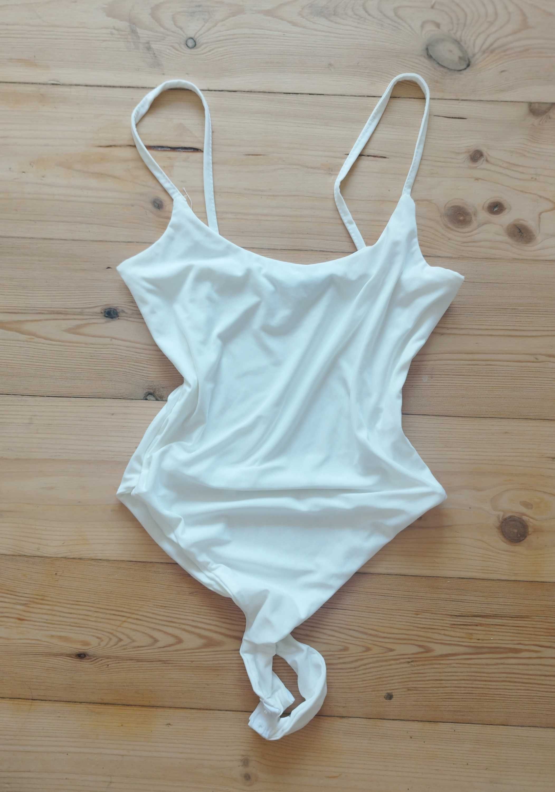 Pretty little things body classic klasyczne basic stringi