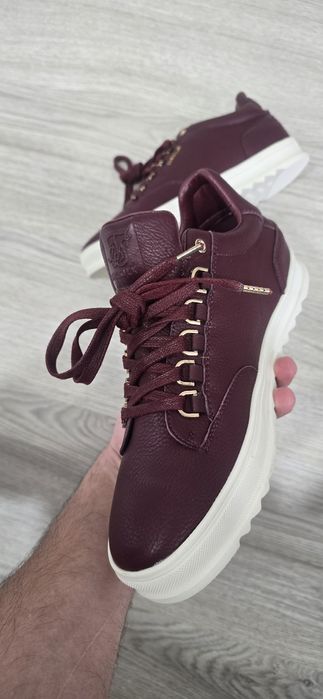 Sapatos/ tenis  SikSilk