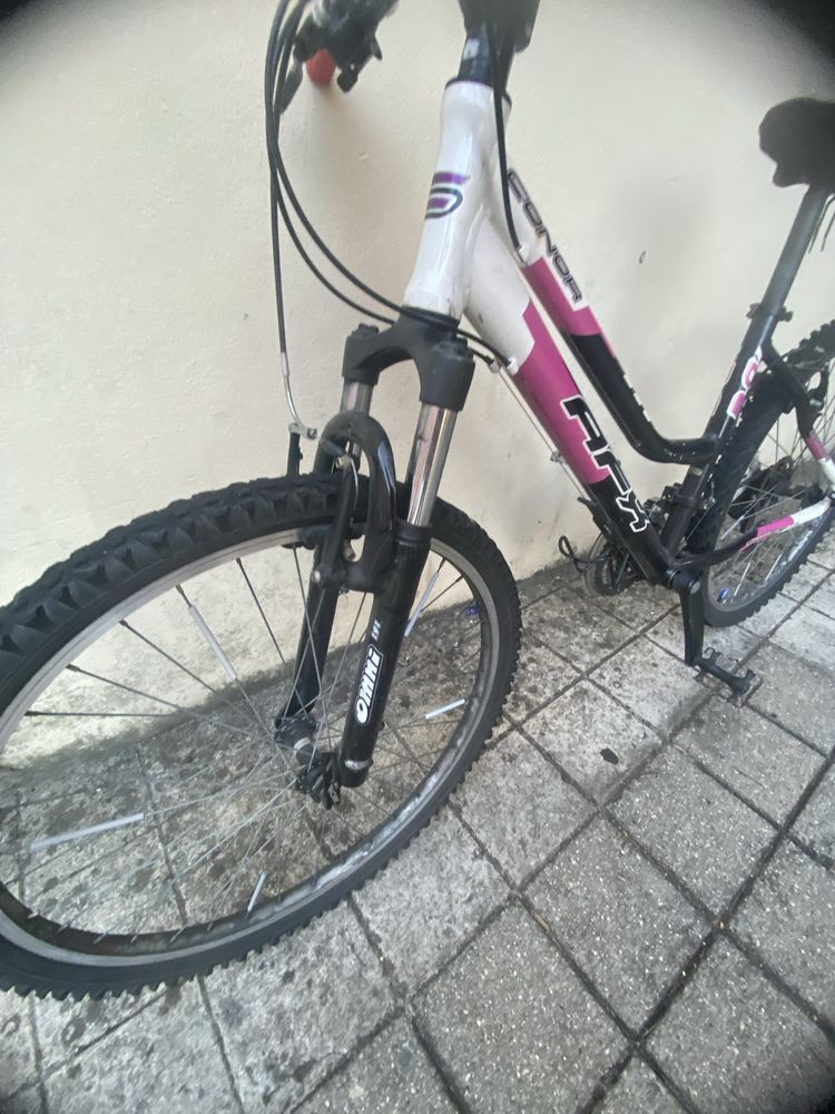 Bicicleta btt roda 26 marca conor so 80euros