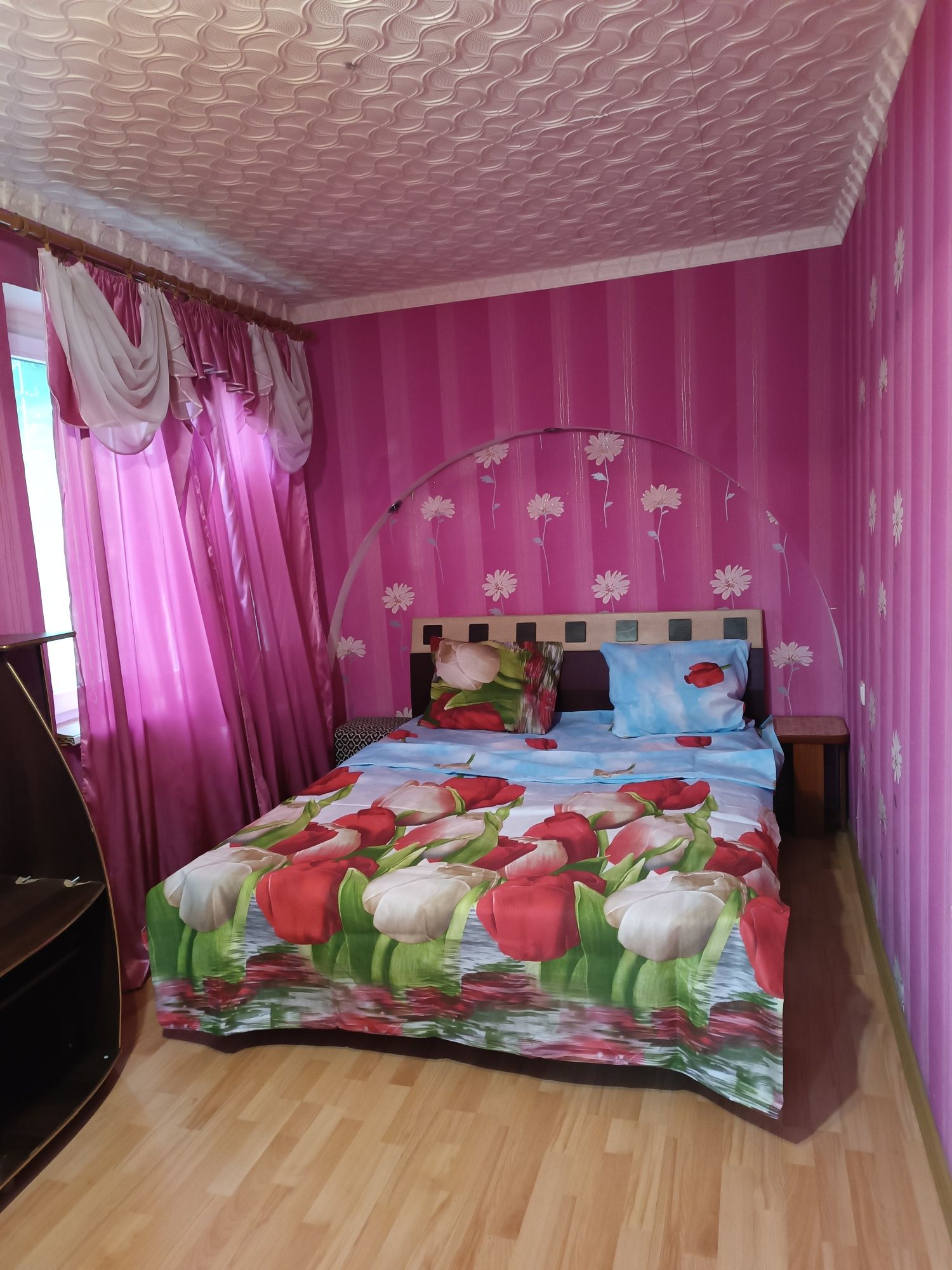 Посуточно, Соцгород возле Цирка, 2х.комн ул.Соборности д.41, есть чеки