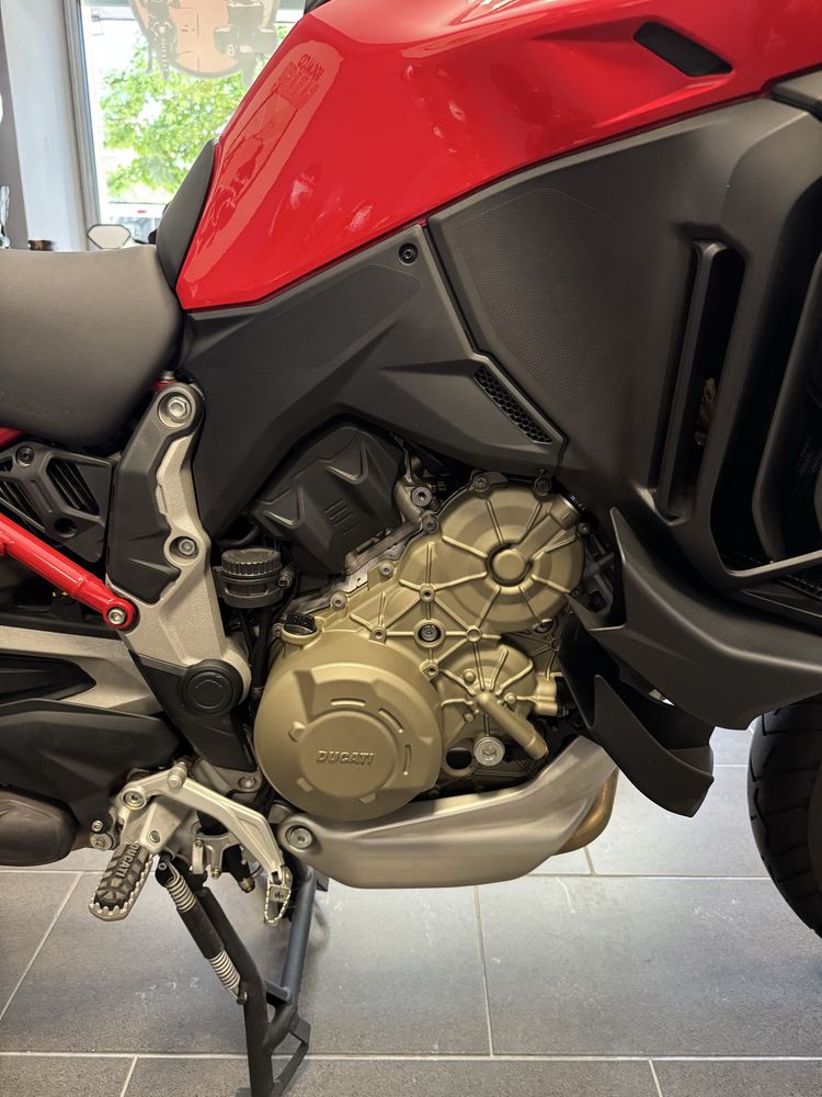 Ducati Multistrada V4 S Travel Radar