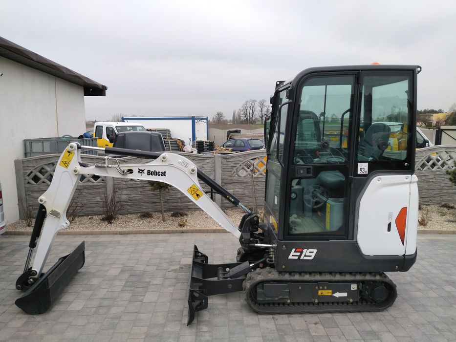 Usługi minikoparka 2 i 3tony, wynajem minikoparki, przyłącza wody