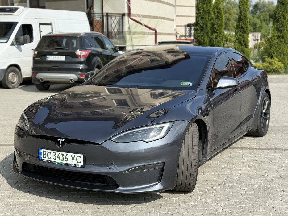 Tesla model s 2022 (тесла модел s 2022 року)