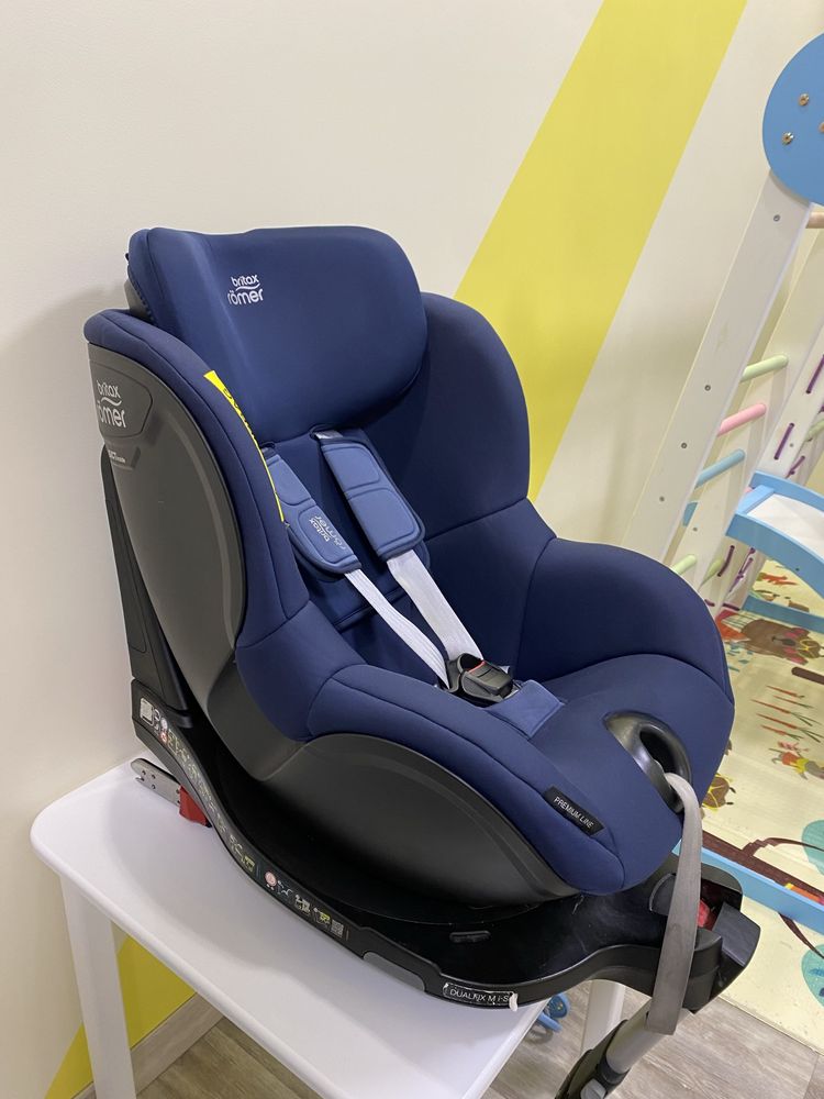 Автокрісло britax römer dualfix m-size