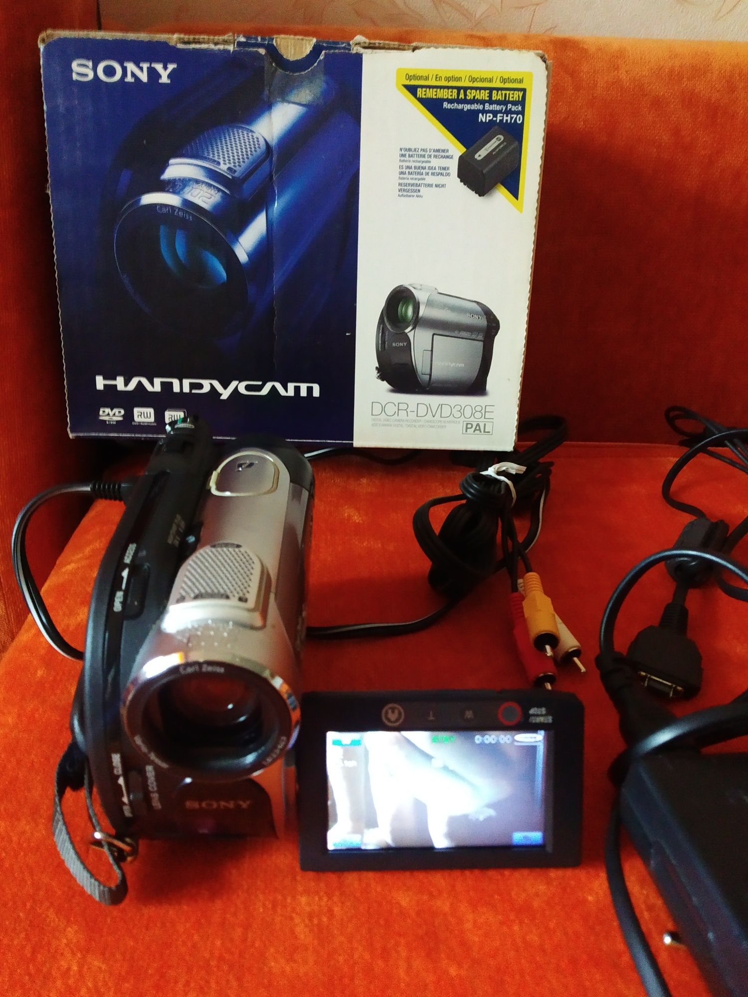 Відеокамера Sony DCR-DVD308E