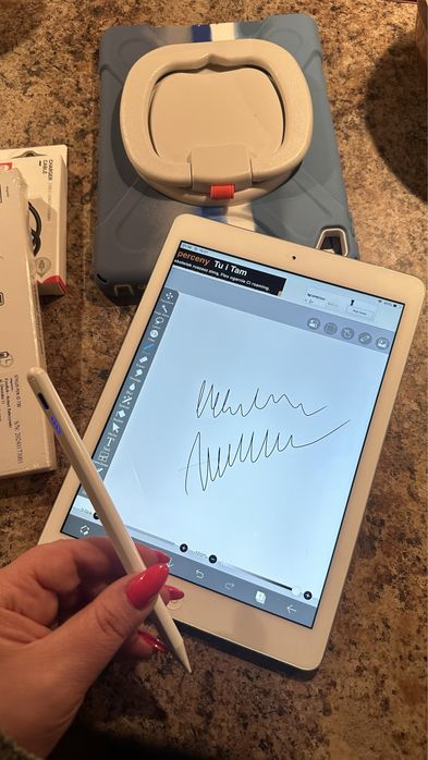 Tablet iPad Apple Retina + NOWY RYSIK + złote etui - cały zestaw