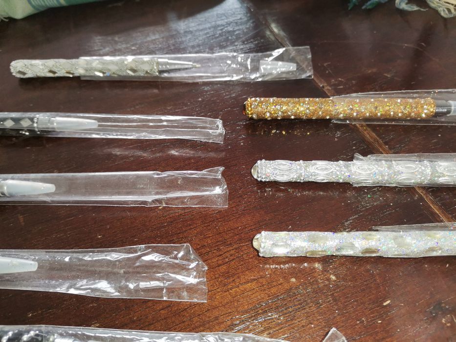 Lote 41 canetas novas