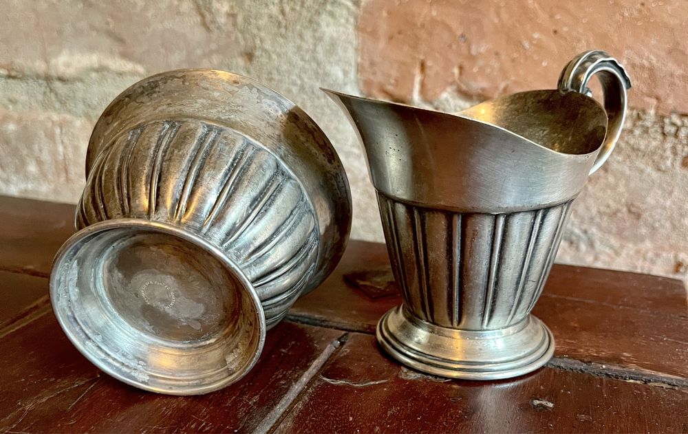 Śliczny posrebrzany zestaw - cukiernica i mlecznik