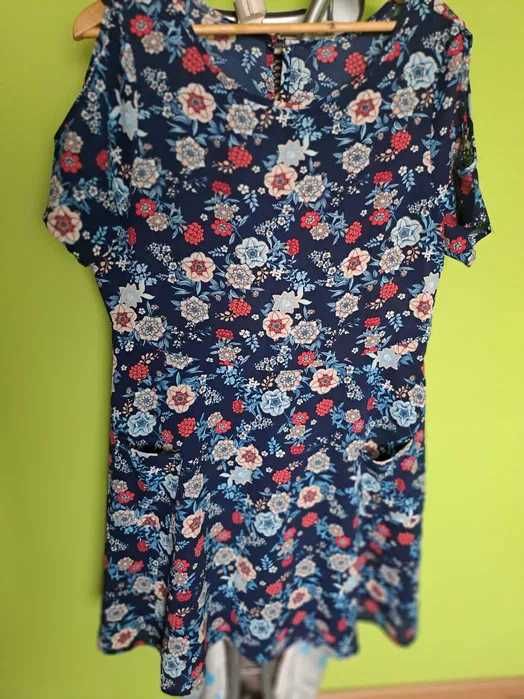 Zestaw sukienek - r. 42/44 (XL) - 6 szt.