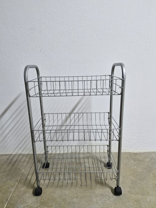 Carrinho arrumação