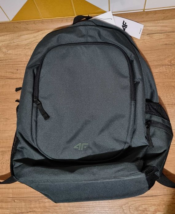 Plecak 4F Premium z kieszenią na laptop zielony