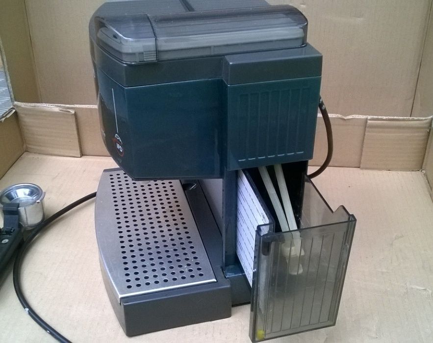 Ekspres ciśnieniowy do kawy DeLonghi