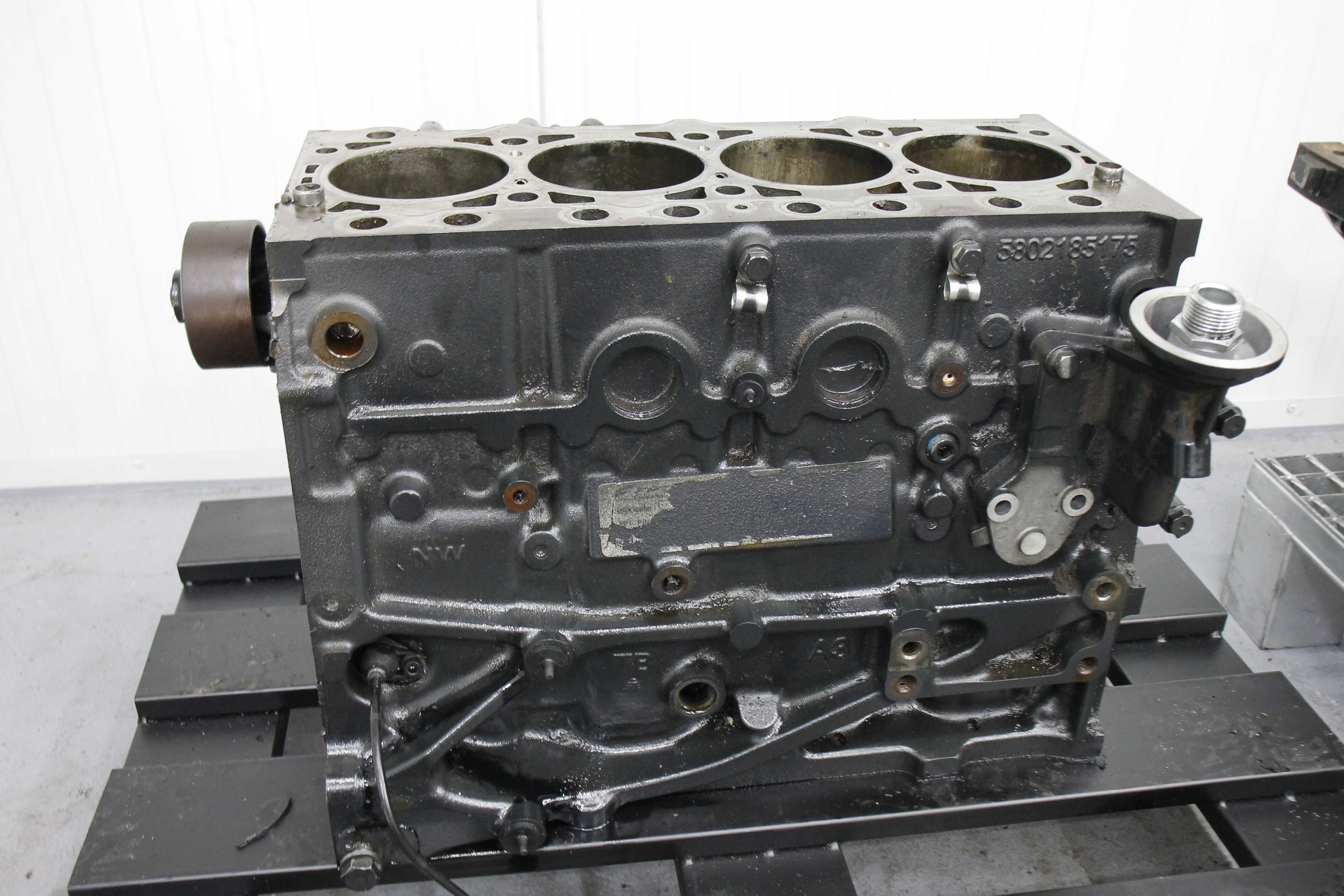 Silnik f5dfl413l Fpt New Holland IH farmall case blok głowica miska