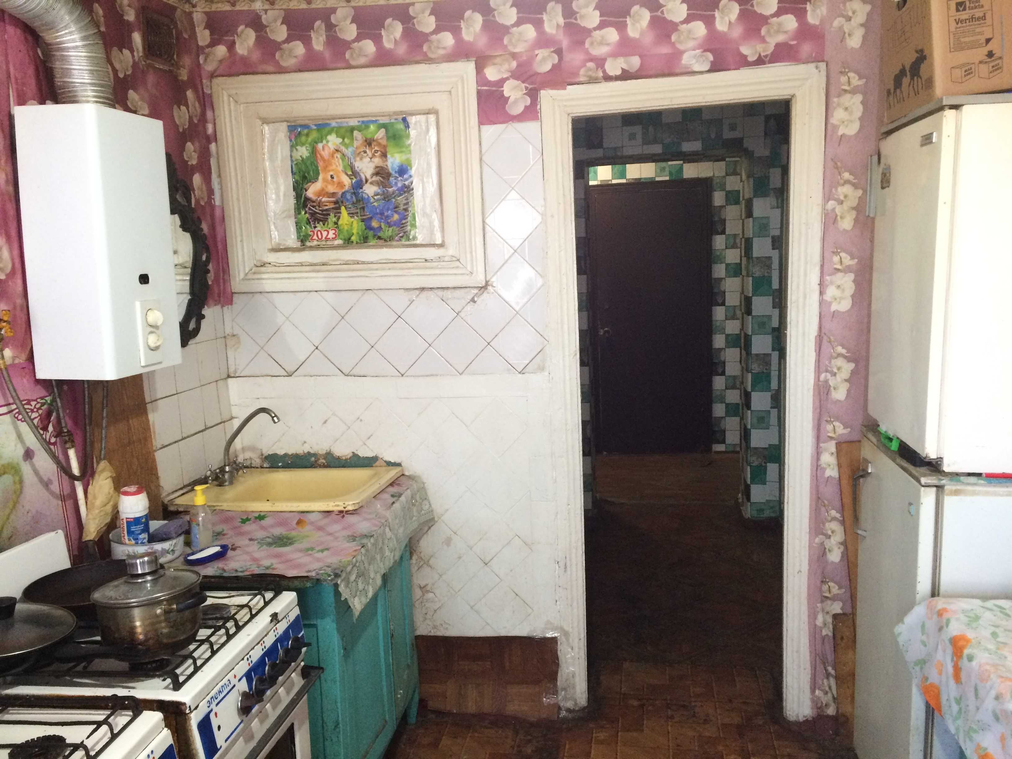 Продається секція 2 кімнати гуртожитку, р - н Центр не кутова