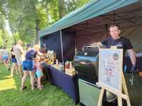 Usługi cateringowe: grill, zimne napoje, kawa, herbata, owocowe stoły