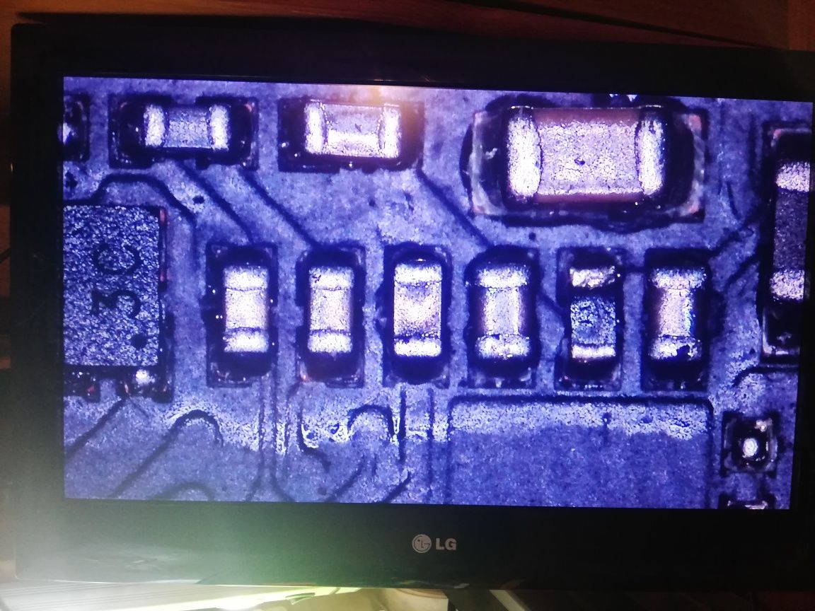 Tv    LG22LE3300