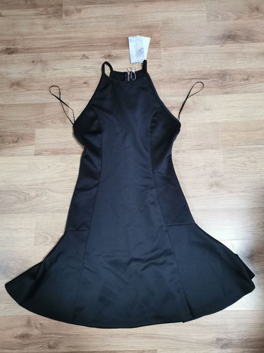 Czarna sukienka bez rękawów S M bershka nowa mała czarna halloween