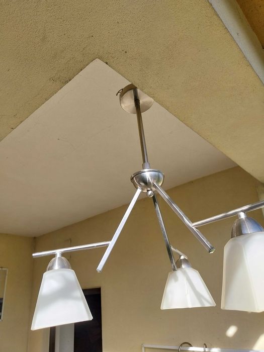 Candeeiro de teto / suspensão com 3 campânulas de vidro, moderno