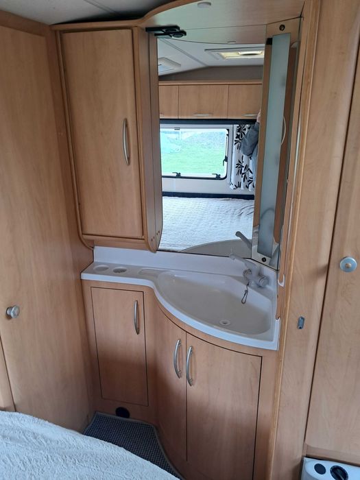 Sprzedam przyczepa Hobby 560 De Luxe , 6 osobowa .