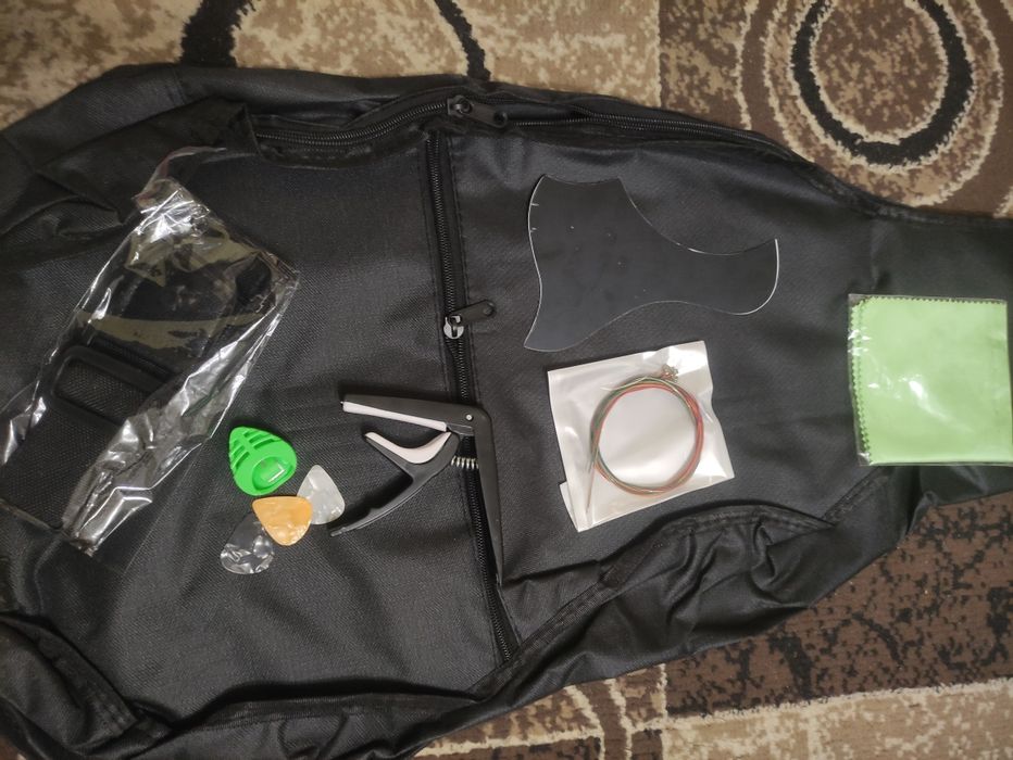 Гітара акустична шести струнна