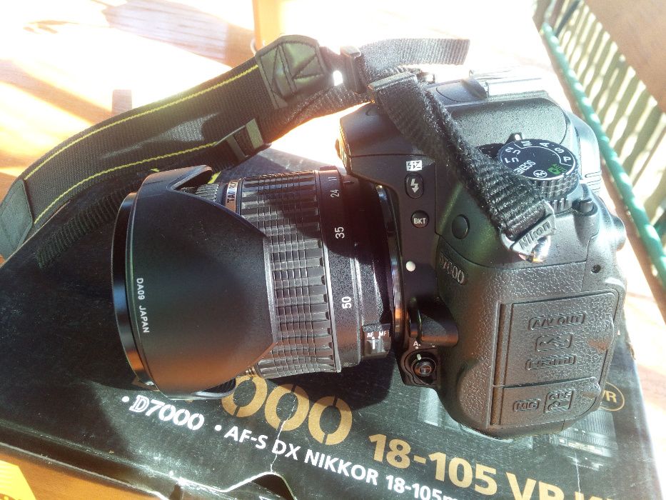 Nikon D7000+ Спалах+ Бустер