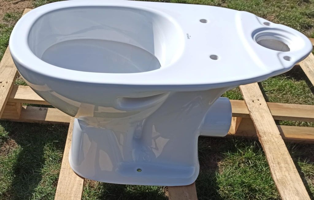 Miska WC stojąca cersenit z deską samoopadajacą. Odbiór osobisty.